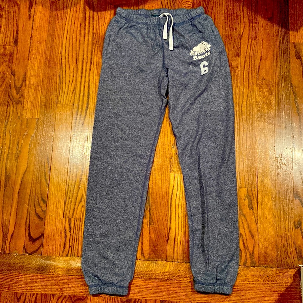 Roots women’s XS navy sweatpants with “6” patch